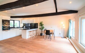 Apartment | Private kitchen - Spacious Flat in Antwerp City Centre (Antwerp)