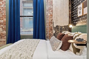 2 bedrooms, desk, iron/ironing board, free WiFi