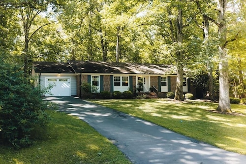Sennett's Hole Hideaway - Eno River Retreat