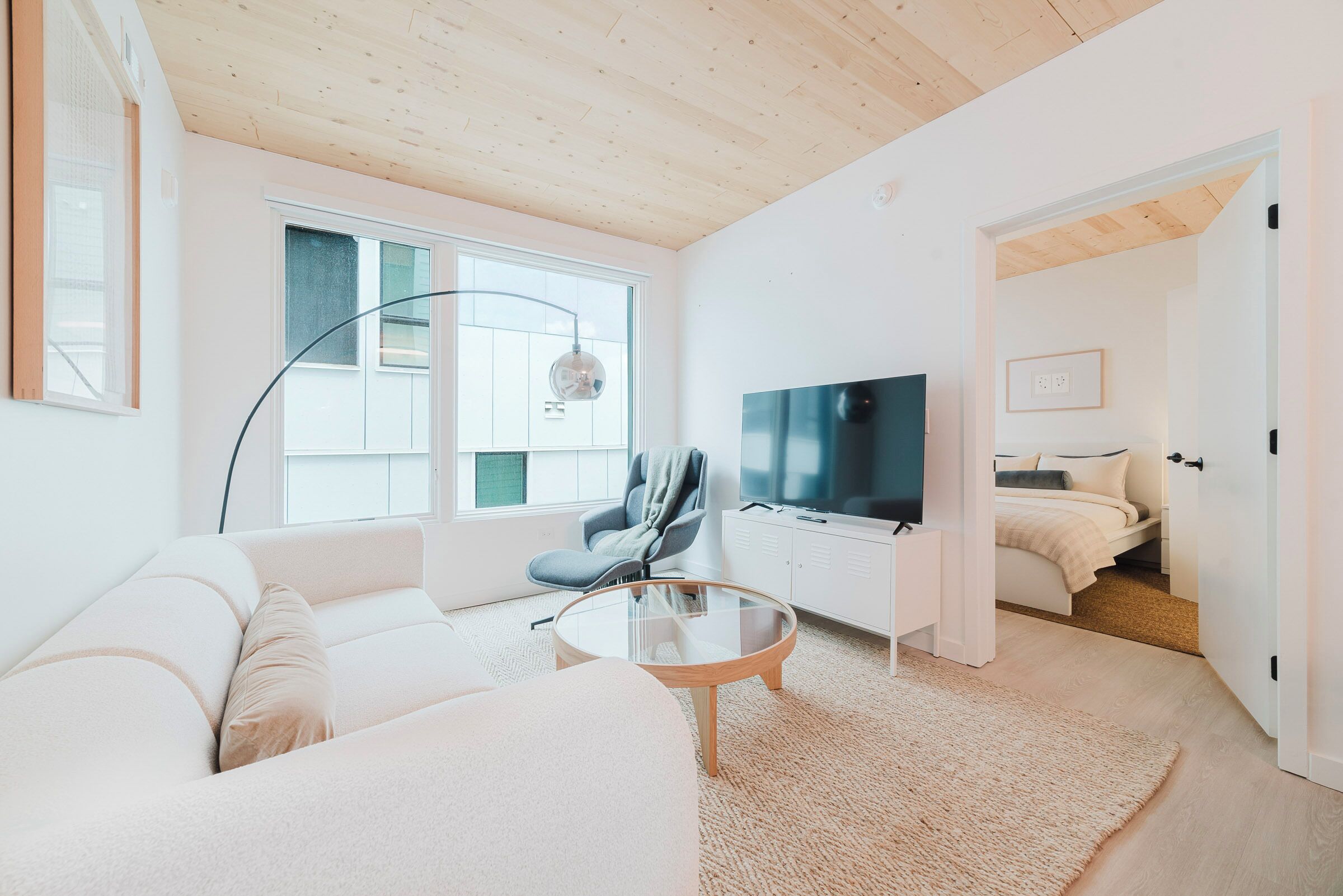 Suite, 2 Bedrooms | Living area