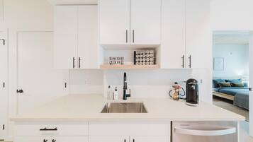 Suite, 2 Bedrooms | Private kitchen