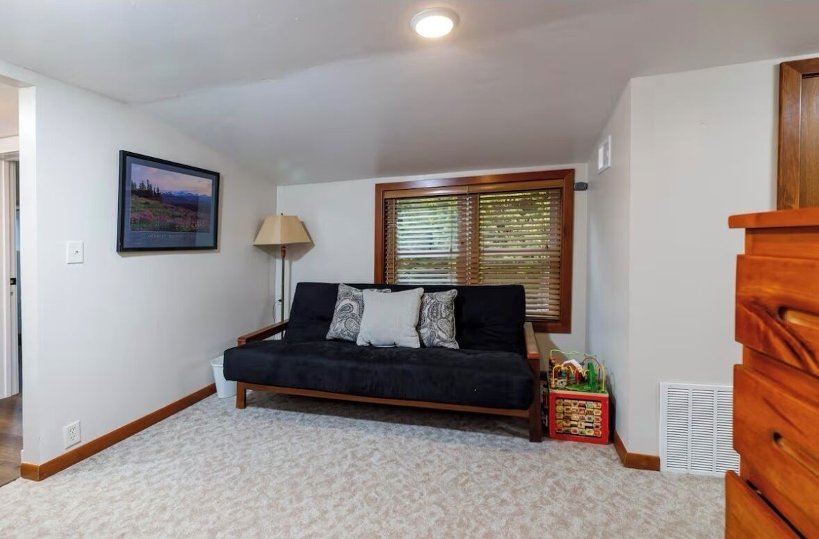Between Two Lakes Spacious Clark Lake Cottage - 5 Bedrooms & Private Dock - Door County, WI