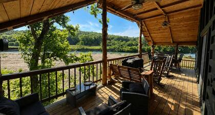 Riverfront+Jacuzzi+Fireplace+6Bed+3Bath