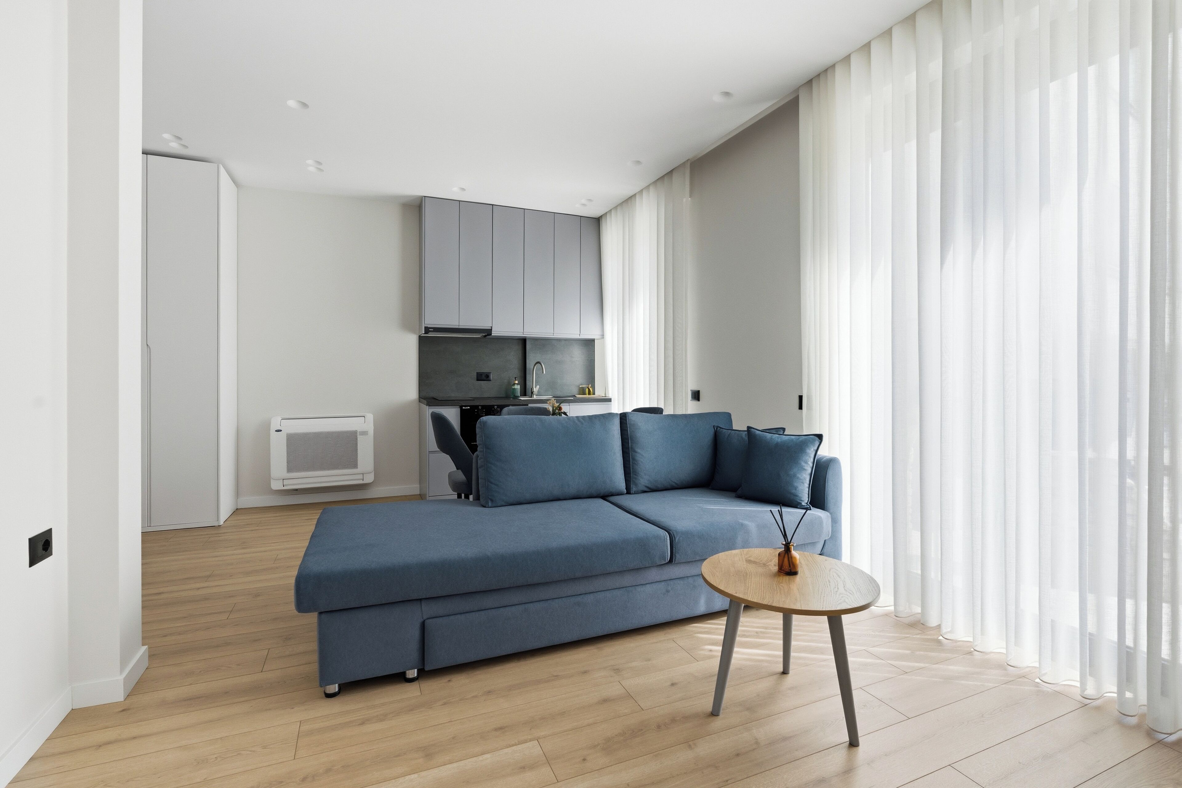 Deluxe Studio, Kitchen, Garden View | Living area