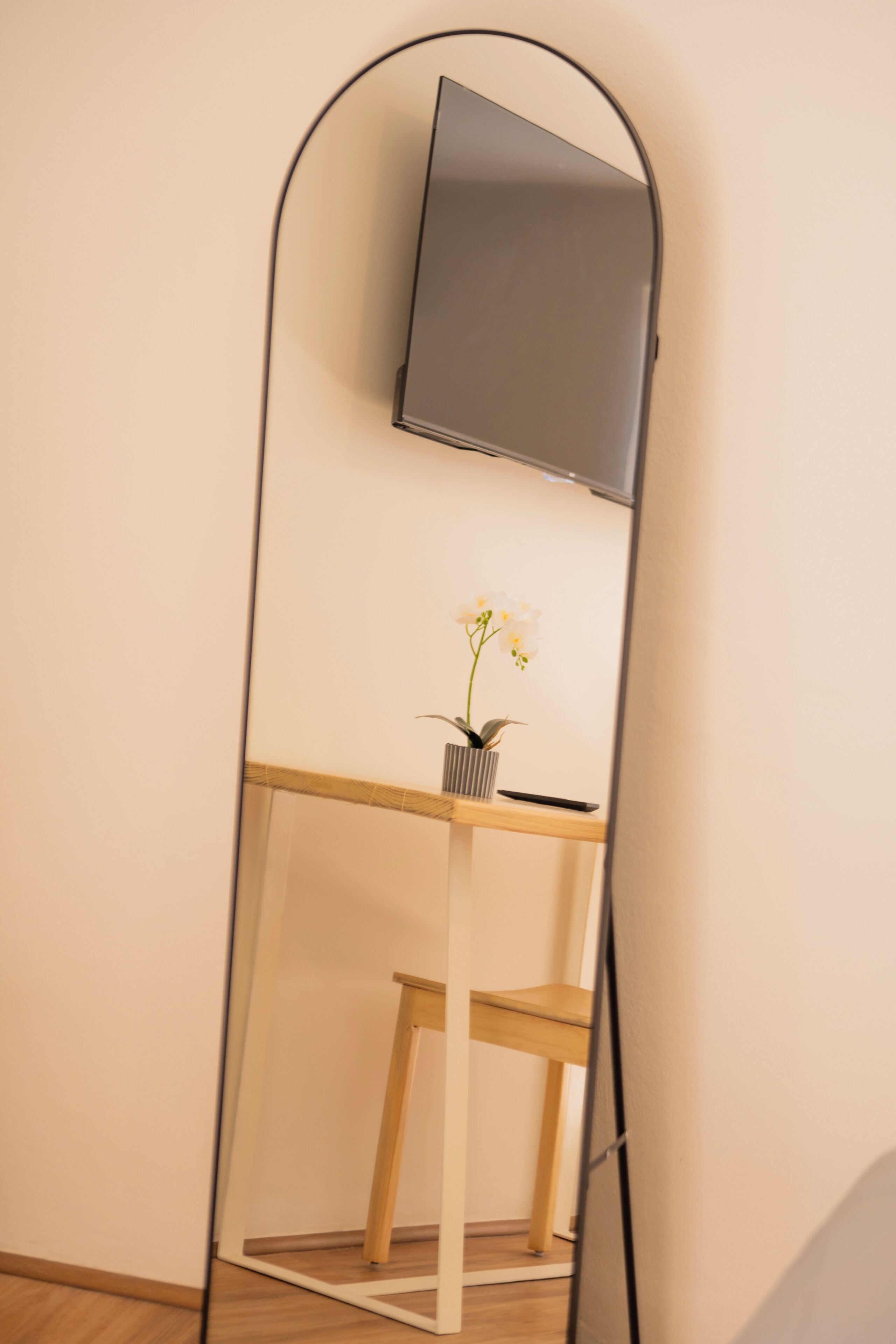 Studio Design | Bureau, espace de travail pour ordinateur portable, rideaux occultants