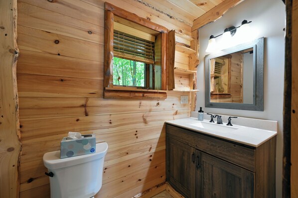 Bathroom - Cozy Birch Suite – Fireplace, Lake Access & Trail Nearby (Cable)