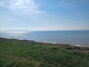 Beach - Holiday Home, Sleeps 6, Balcony and mod Cons (New Milton)