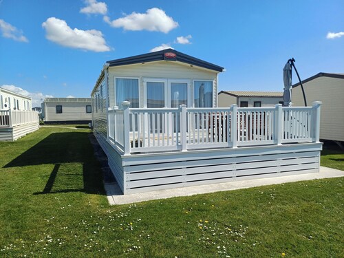 Seaside Retreat in New Milton, up to 6 Guests