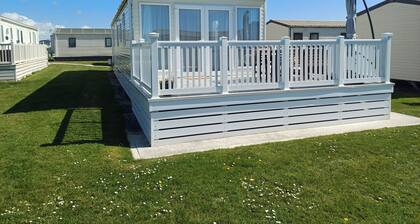 Seaside Retreat in New Milton, up to 6 Guests