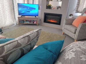 Living area - Holiday Home, Sleeps 6, Balcony and mod Cons (New Milton)