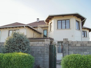 Exterior - Jazdyk Hostel (Bishkek)