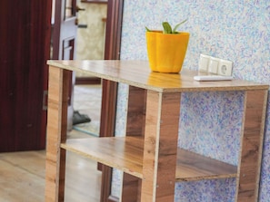 Dormitorio compartido básico, vista a la montaña | Cocina compartida | Refrigerador con congelador, microondas, horno y parrilla de estufa