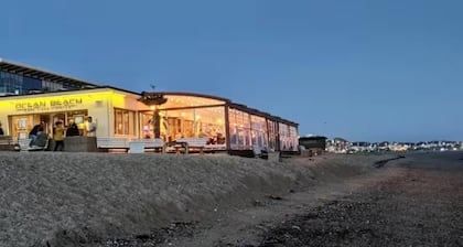 Coastal House Opposite Beach Sleeps 6 Pet Friendly