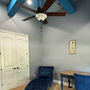 Interior - One of a Kind custom 4-bedroom home with gorgeous ceilings design in Humble (Humble)