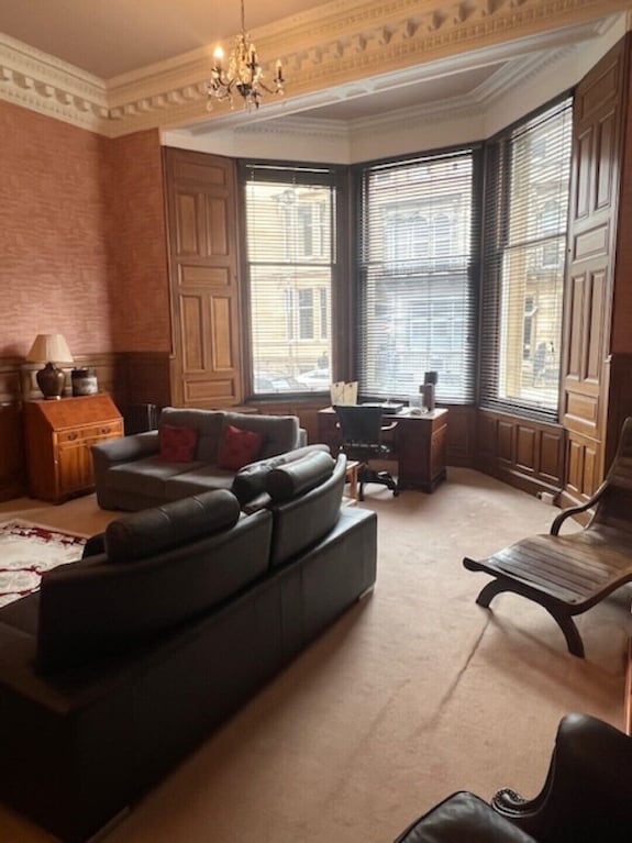 Period Townhouse Apartment Situated At The Heart Of Edinburgh's West End - Edinburgh