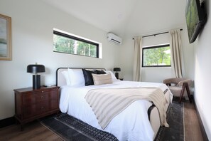 1 Schlafzimmer, Reisekinderbett, kostenloses WLAN, Bettwäsche
