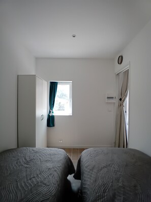 Wifi gratis y ropa de cama