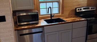 Coyote Ridge: NEW Private Ranch Cabin for Hunters & Families