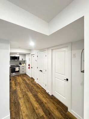Fridge, microwave, oven, stovetop - Private Suite w/ Full Kitchen Near Banff National Park (Cochrane)