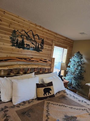 4 bedrooms, iron/ironing board, WiFi, bed sheets