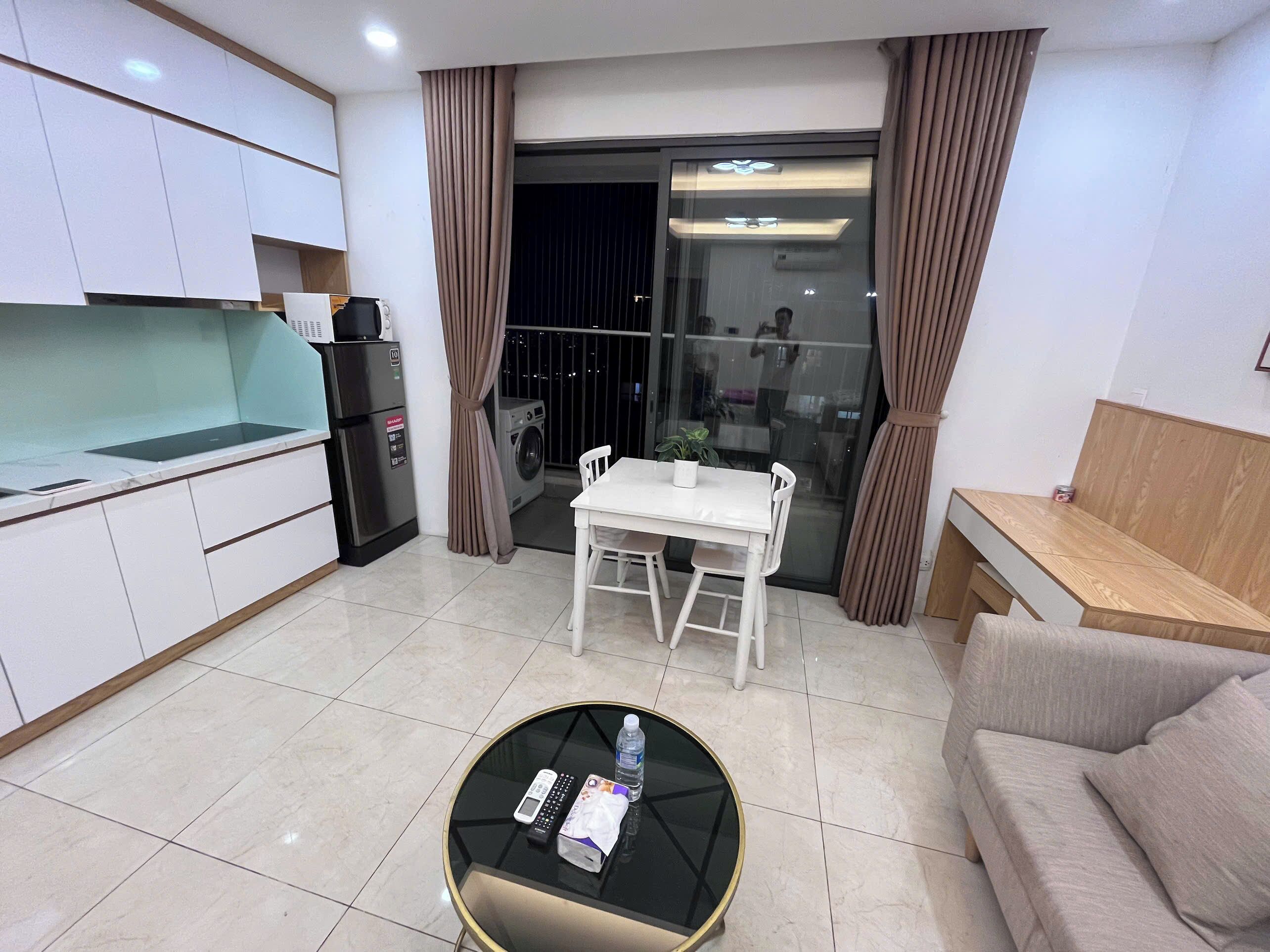 Deluxe Apartment, Balcony, City View | Interior