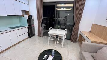 Deluxe Apartment, Balcony, City View | Interior