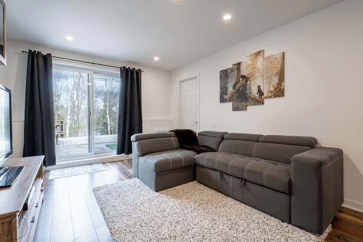 L'ours Noir | Spa | Bord De L'eau - Saint-Hippolyte