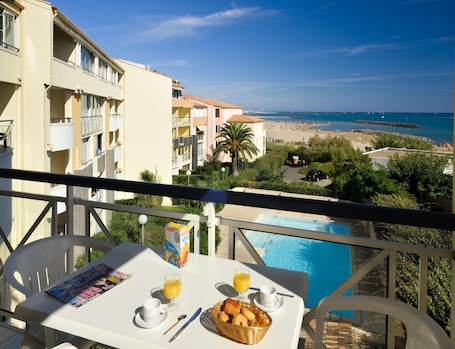 Beachside Family Stay in Cap D'agde
