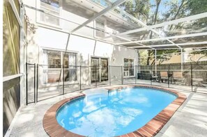 Outdoor pool - Casanana Beach Retreat- Beach Only 3 Miles Away! (Gulf Breeze)