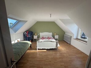 Room - Vrbo Property (Bannalec)