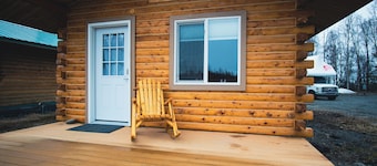 Beautiful 1-bedroom cabin in Kenai. Perfect for a getaway or fishing trip!