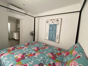 2 bedrooms, iron/ironing board, bed sheets - Casa Ammar - Typical Algarvia house (Estômbar)