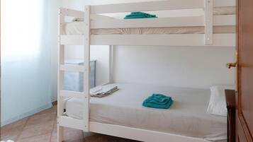Iron/ironing board, WiFi, bed sheets