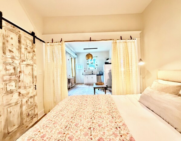 1 habitación, wifi y ropa de cama