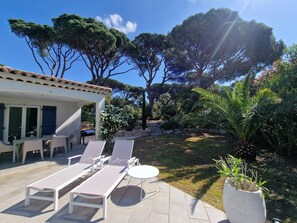 Terrace/patio - Villa Antoinette - a luxury villa in the Gulf of Saint Tropez with A/C and pool (Le Plan-de-la-Tour)