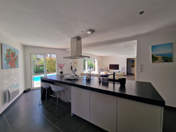 Interior - Villa Antoinette - a luxury villa in the Gulf of Saint Tropez with A/C and pool (Le Plan-de-la-Tour)