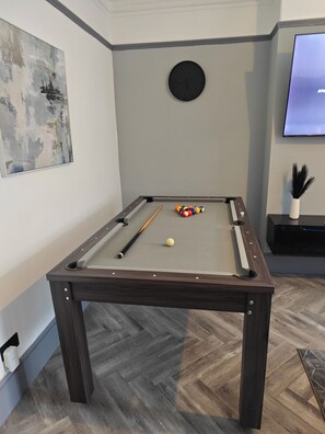 Games room - Amazing 6-bedroom Retreat Sleeps 14 Pool/Table Tennis (Leeds)