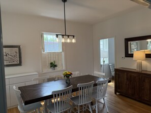 Dining - 3-bedroom Cold Spring house with yard, patio, EV charger, AC, hot tub, fire pit (Cold Spring)