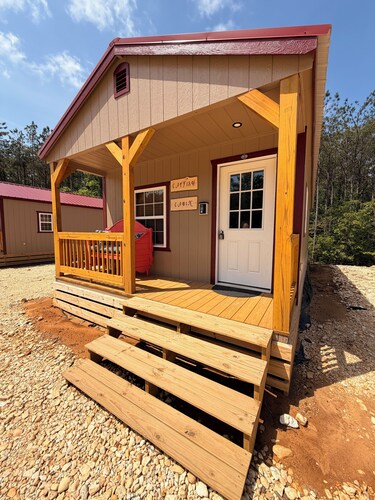 BRAND NEW!!  1-bedroom cabin with 2  Queen beds. Near PICKWICK LAKE
