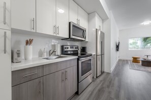Fridge, microwave, oven, stovetop - 2BR Steps from Downtown  In-Unit Washer and Dryer (Miami)