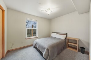 5 Schlafzimmer, Bügeleisen/Bügelbrett, Internetzugang, Bettwäsche