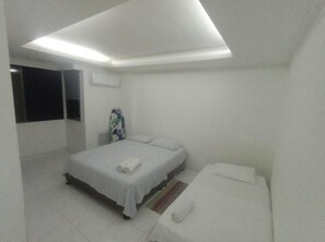 Iron/ironing board, free WiFi, bed sheets, wheelchair access - OCEANFRONT PENTHOUSE WITH CAPACITY FOR 8 PEOPLE (Cartagena de Indias)