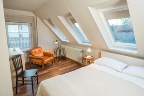 Desk, free WiFi - Attic apartment Stichling with views of the Eider (Stapel)