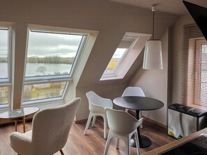 Dining - Attic apartment Stichling with views of the Eider (Stapel)