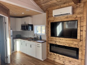 Private kitchen - Tremendous cozy 1-bedroom cabin with AC/fireplace and large deck to enjoy. (Custer)