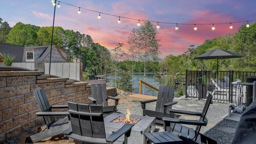 Stillwater Overlook, New w/ Covered Verandas + Heated Salt Pool, Hot Tub, Dock!