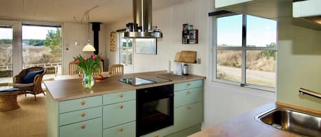 Microwave, oven, dishwasher, coffee/tea maker