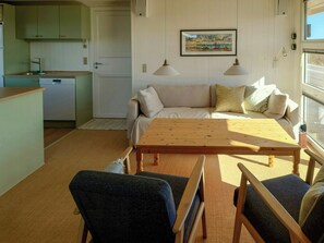 TV, fireplace - Holiday home overlooking protected dune heath (Frøstrup)