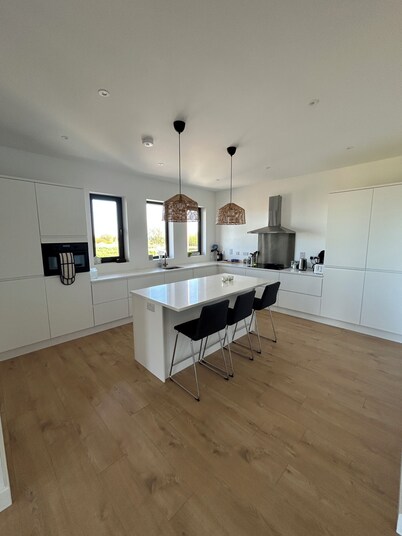 Modern Rural Ireland Retreat – Spacious & Peaceful Countryside Escape.