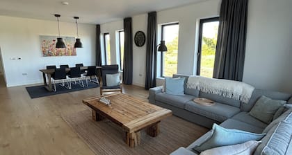 Modern Rural Ireland Retreat – Spacious & Peaceful Countryside Escape.